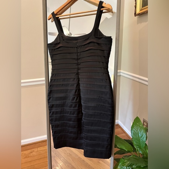 Calvin Klein Black Bandage Sheath Cocktail Dress Sleeveless Bodycon Size 12 - Picture 9 of 11
